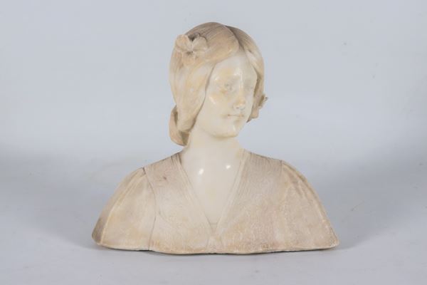"Ragazza con fiore tra i capelli", busto in marmo di alabastro 