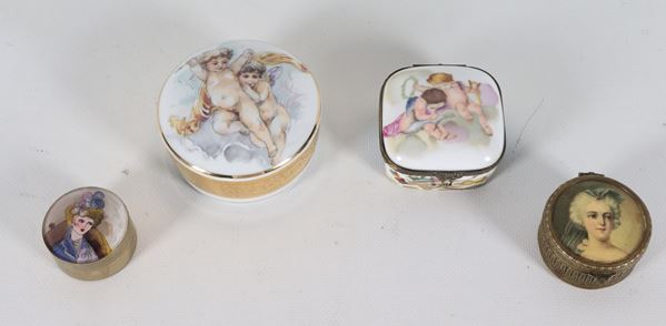 Lotto di quattro scatoline in vetro e porcellana, con decorazioni policrome di putti e miniature