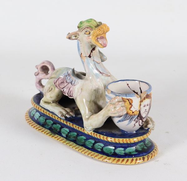 Calamaio con scultura di drago in maiolica policroma di Pesaro