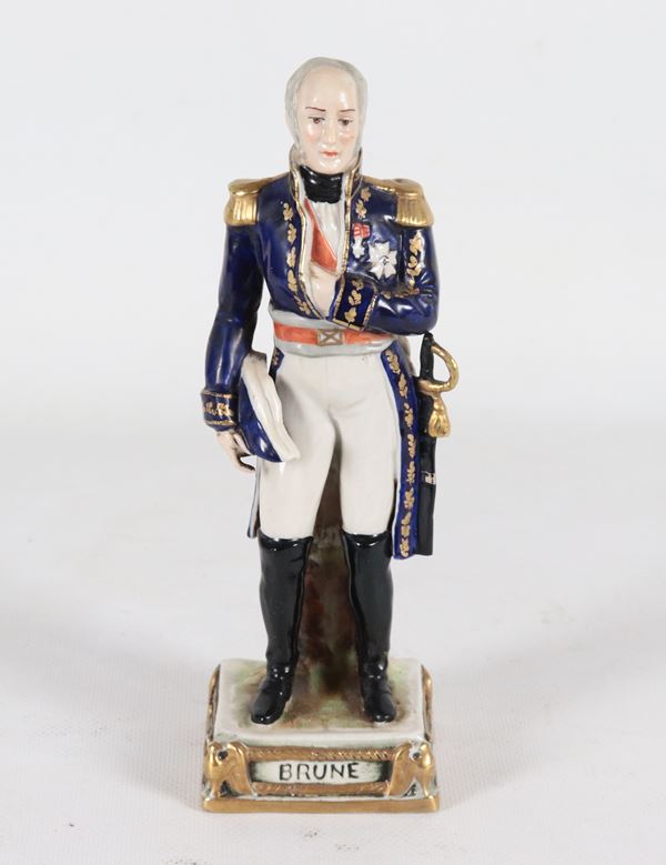 "Maresciallo napoleonico", statuina in porcellana francese policroma 