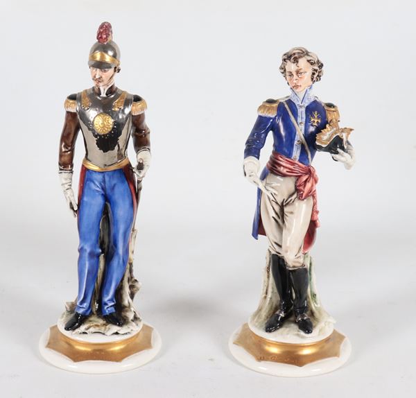 "Soldati borbonici", coppia di statuine in porcellana policroma Capodimonte
