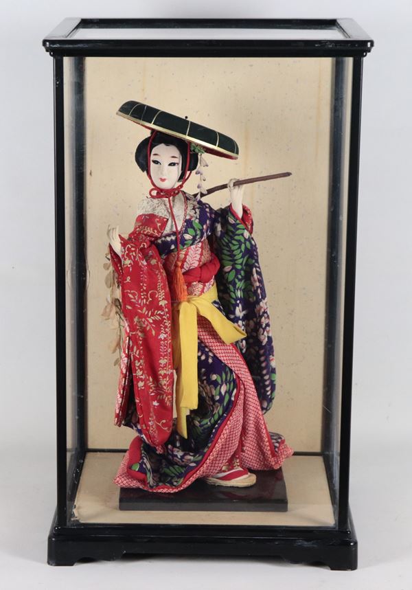 "Geisha", scultura giapponese con teca