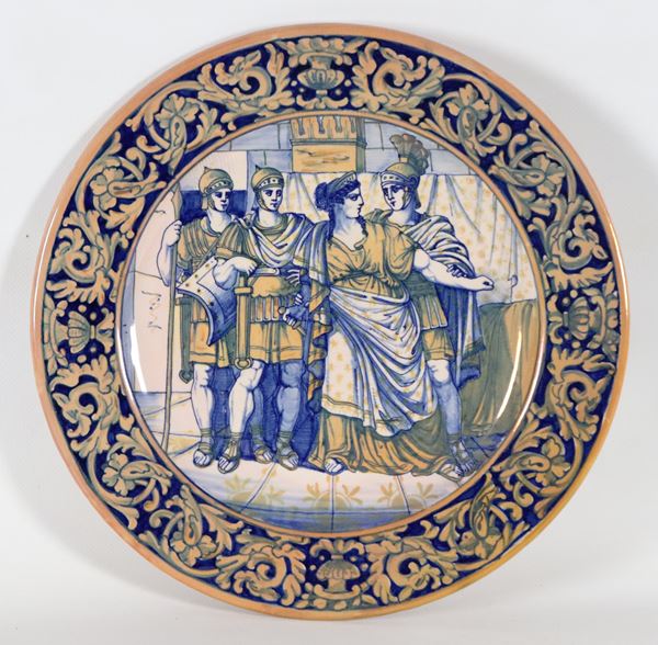 "Cleopatra sorpresa mentre tentava di uccidersi", antico piatto da muro in maiolica lustrata Gualdo Tadino. Marcato Luca Robbia