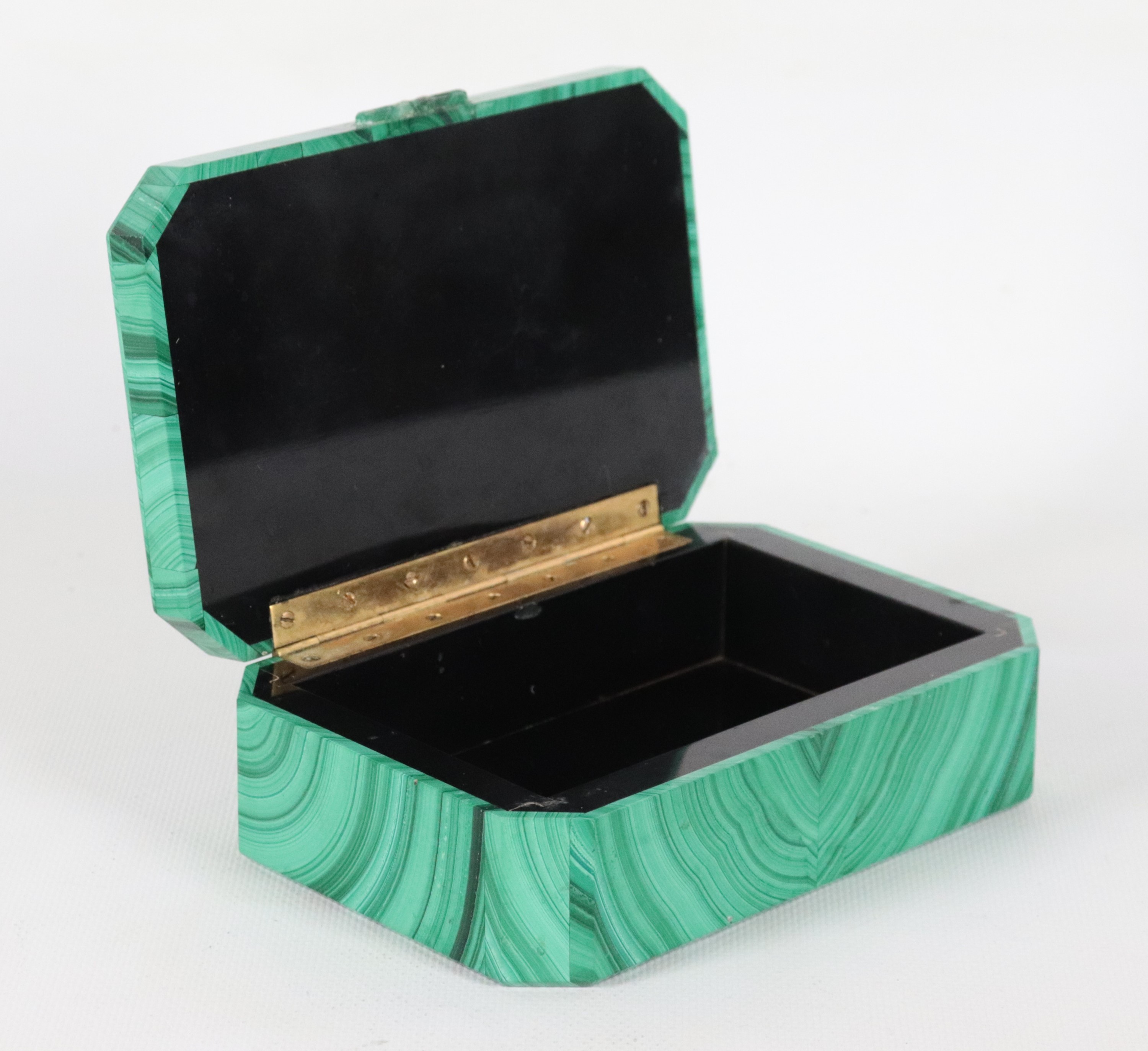 Scatola in pietra dura di malachite