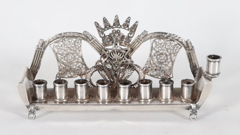 Candelabro per la festa dell' Hanukkah in argento titolo 925, gr. 98