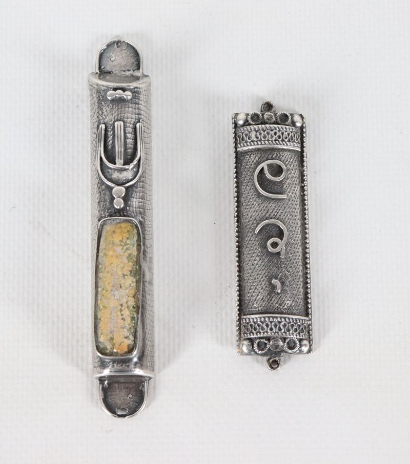 "Mezuzot", contenitori per pergamena con versetti della Torah in argento titolo 925, gr. 40