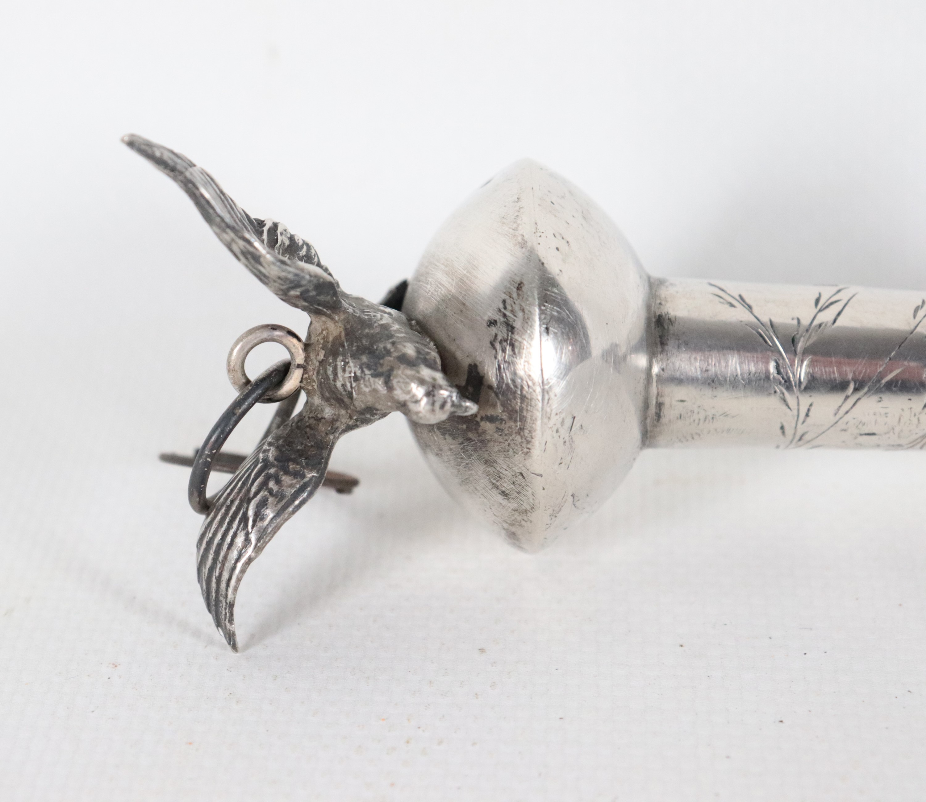 Antico Yad della Torah in argento cesellato e sbalzato, gr. 64