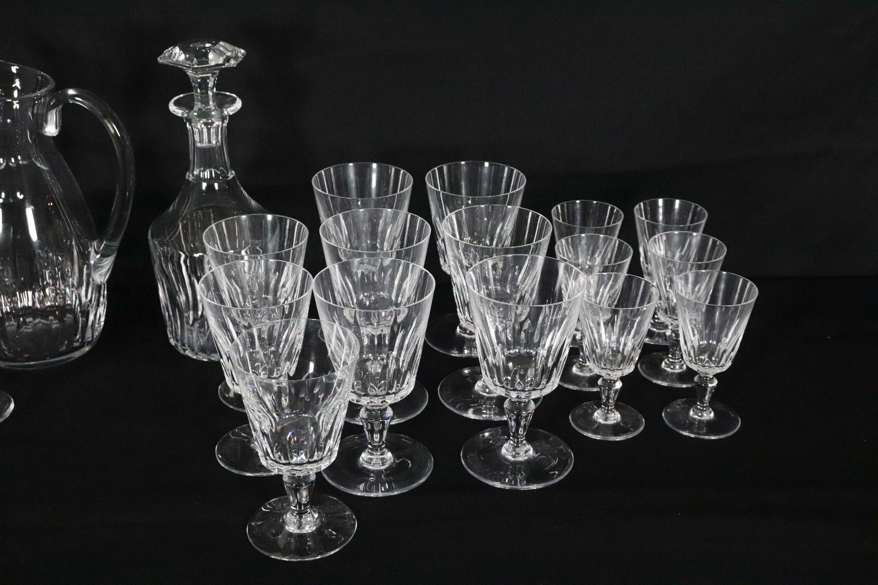 Servizio di bicchieri a calice in cristallo di Baccarat, firmati (31 pz.)