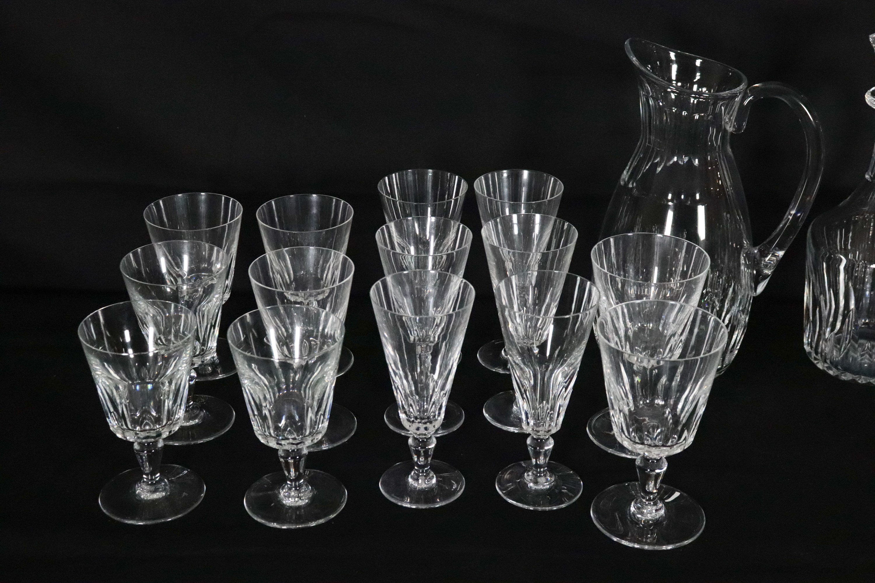 Servizio di bicchieri a calice in cristallo di Baccarat, firmati (31 pz.)