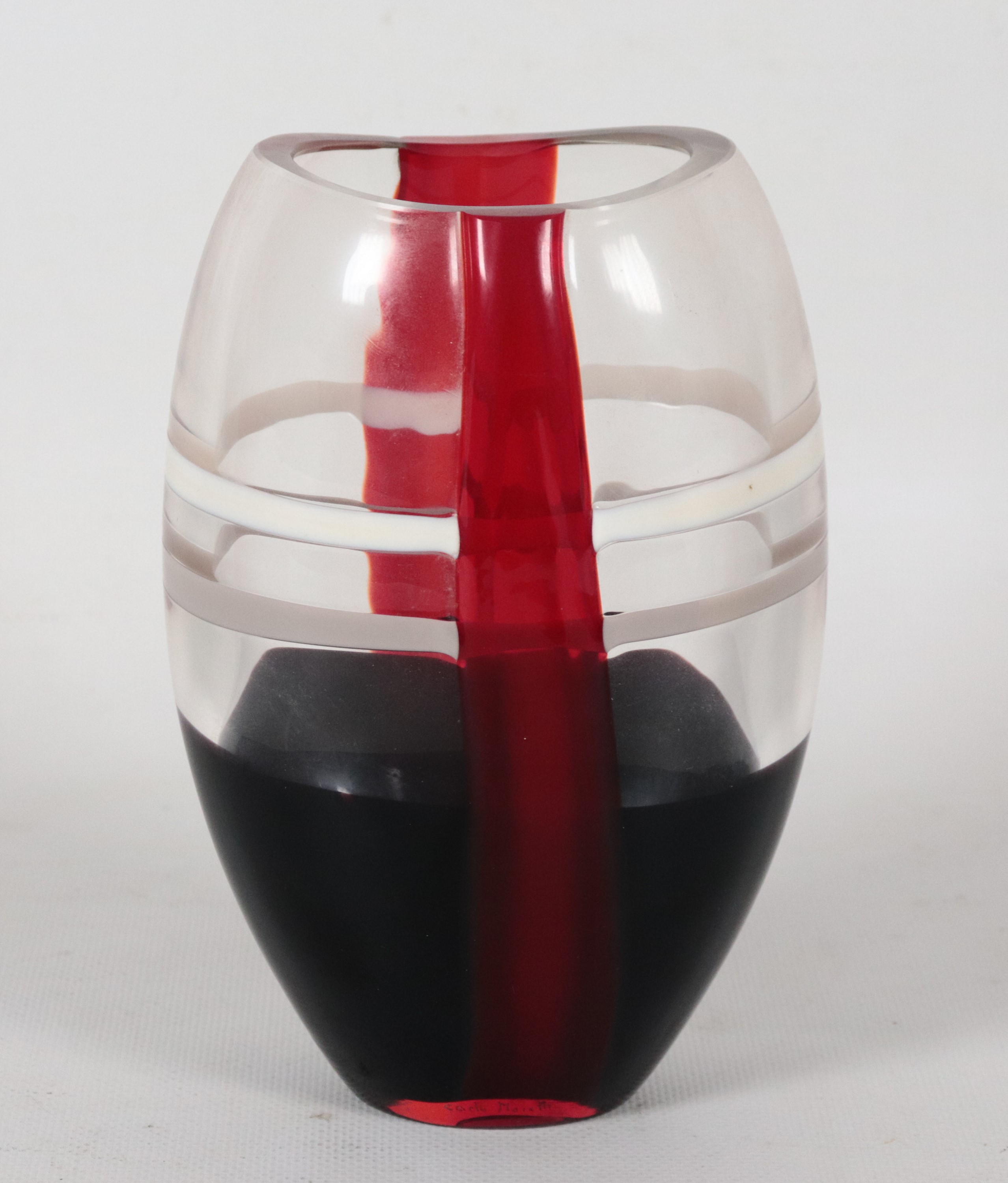 "Ellisse" vaso in vetro soffiato di Murano decorato in rosso, nero e bianco. Firma a punta e nume...