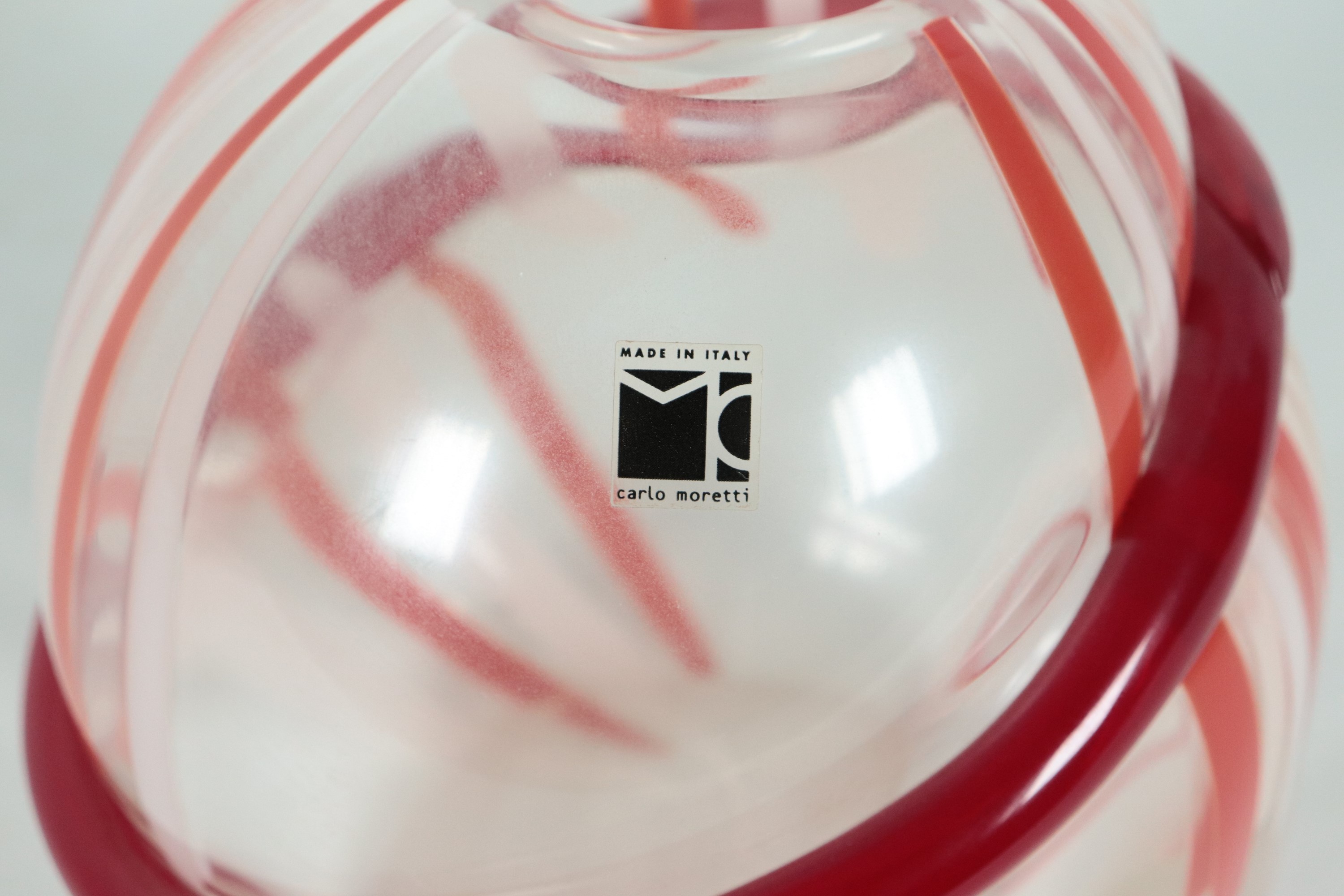 'Eliav', vaso in vetro soffiato di Murano trasparente decorato con pennellate rosso e arancio ed ...