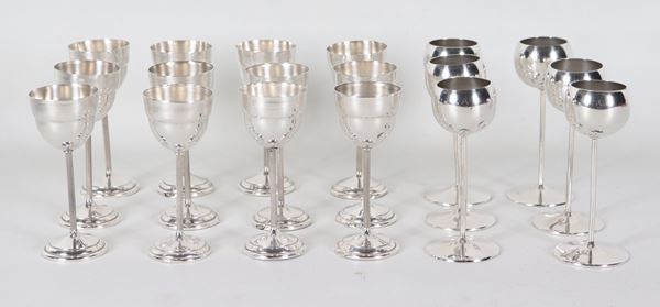Lot of eighteen silver liqueur glasses, 285g