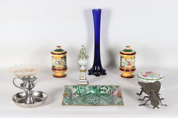 Lot of ceramic, porcelain, bronze, glass and metal (9 pcs.)