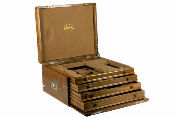 Mahogany travel box for cutlery service