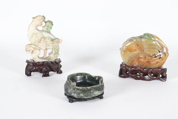 Chinese jade and hard stone lot of two small sculptures "The Phoenix" and "The Hand of Buddha" and a stone brush holder (3 pcs.)