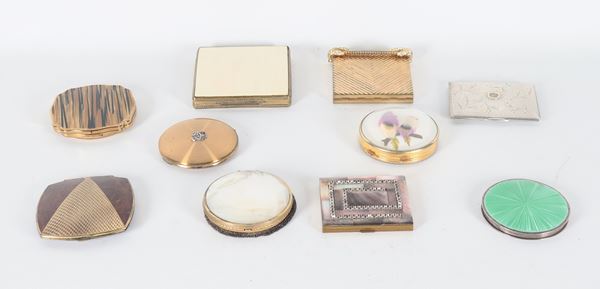Art Nouveau lot of ten powder compacts in gilded metal and enamel, two of which are in silver