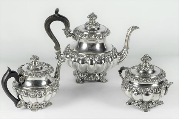 Servizio da t&#232; e caff&#232; in argento
