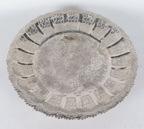 Moroccan centerpiece in silver-plated metal, embossed and chiseled