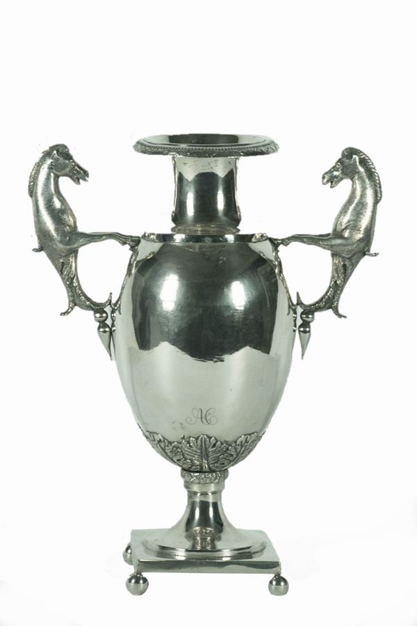 Vaso Romano in argento a forma di anfora