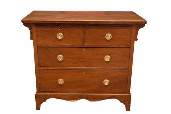 English mahogany chest of drawers. Victorian era