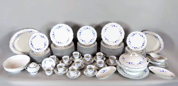 Limoges porcelain dinner service (79 pcs)