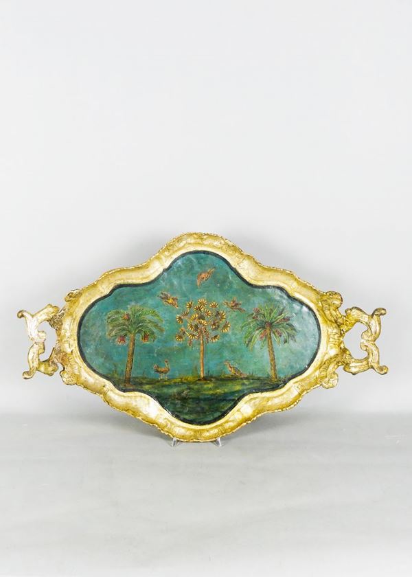 Vassoio Veneziano Luigi XV in cartapesta dipinta, sul retro A.D. 1778 con stemma gentilizio