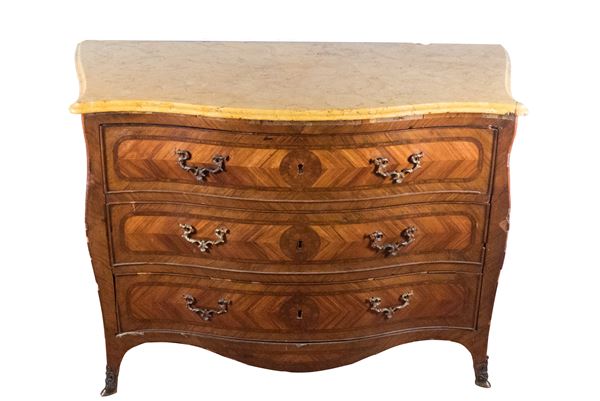 Louis XV Neapolitan chest of drawers in walnut