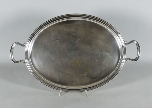 Oval silver tray (Gr. 1080)