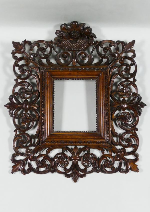 Cornice in noce