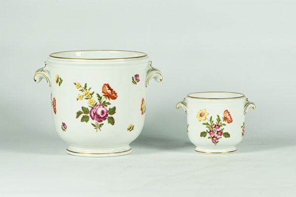 Two Richard Ginori porcelain Cachepots