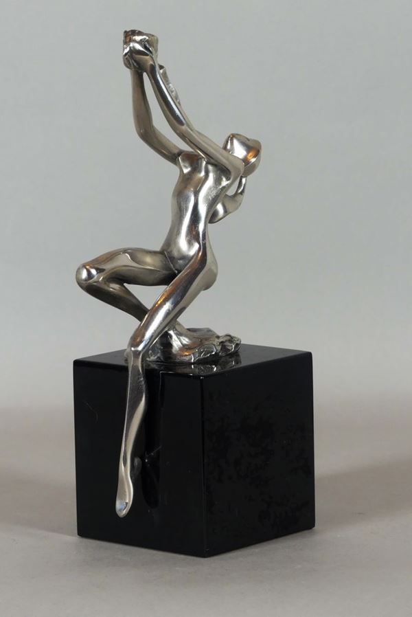 Piccola Scultura &quot;Nudo di donna&quot; rivestita in argento