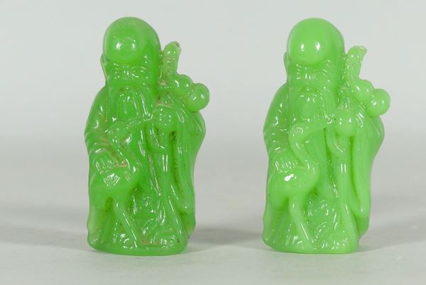 Coppia di statuine Cinesi &quot;Santoni&quot; in giada verde