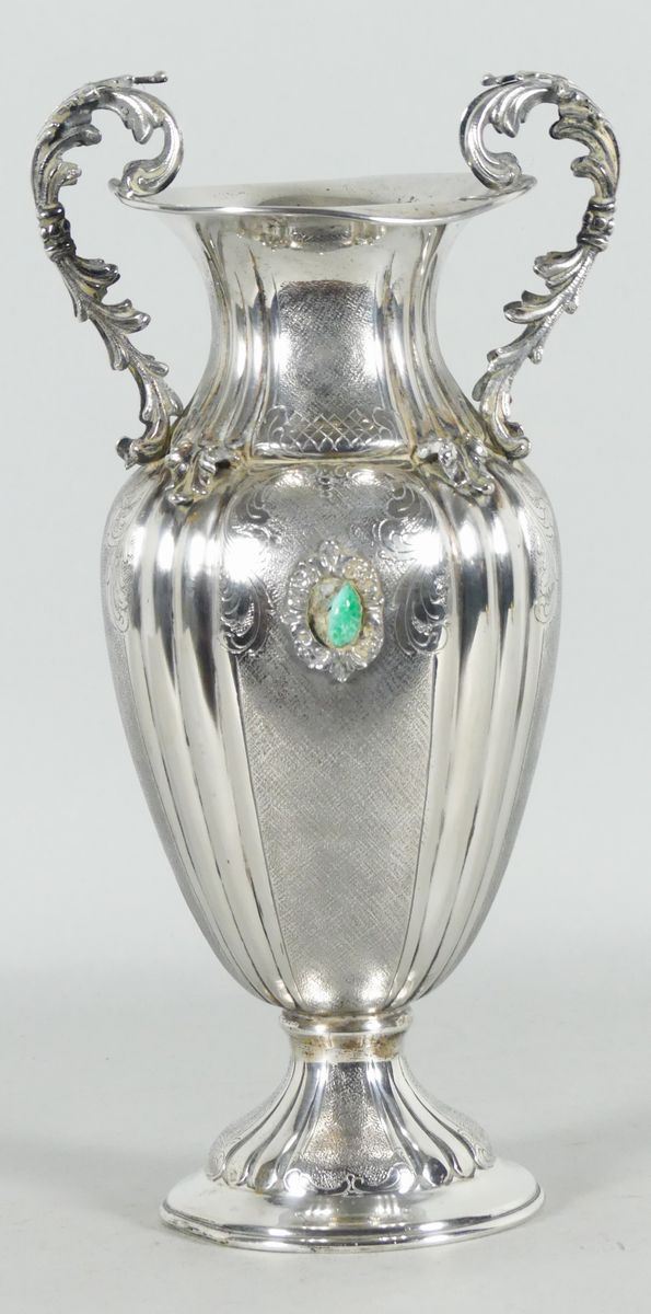 Vaso ad anfora in argento (Gr. 730)