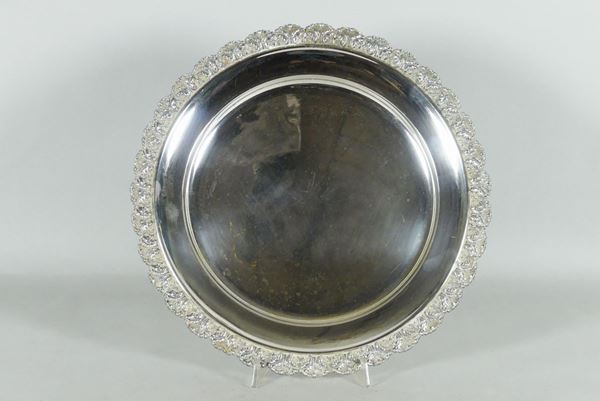 Round silver plate (Gr. 610)
