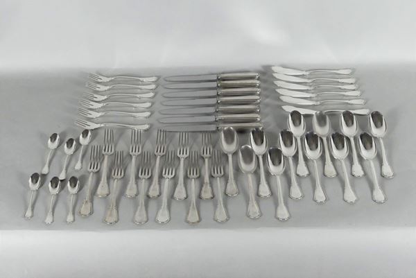 Remnant of chiseled silver cutlery set (48 pcs gr. 2430)