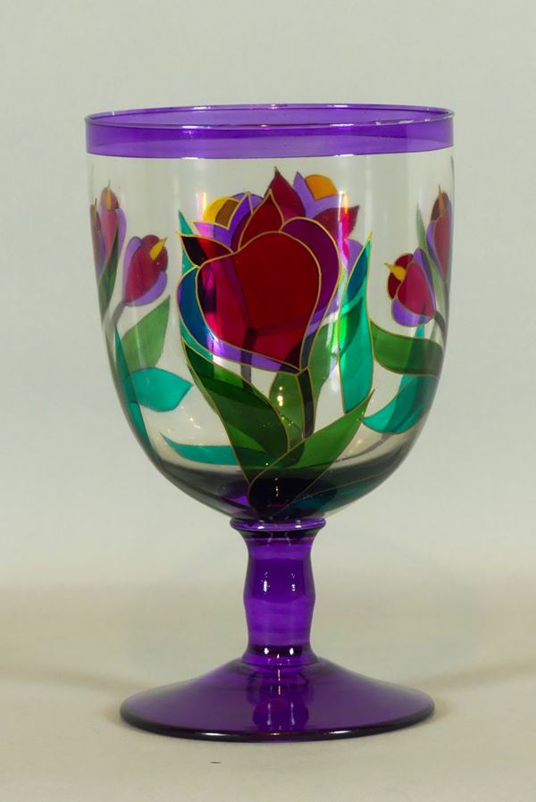 Large cupped glass