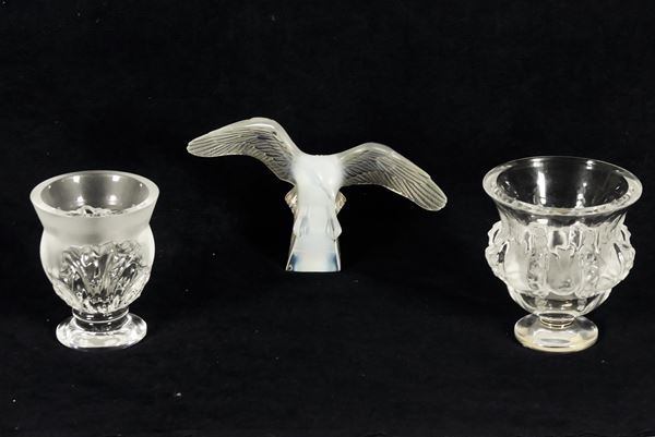 Lalique crystal lot of two amphorae and an eagle (3 pcs)