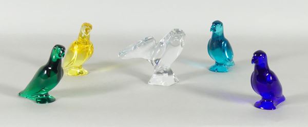 Quattro pappagalli e un gufo in cristallo Baccarat