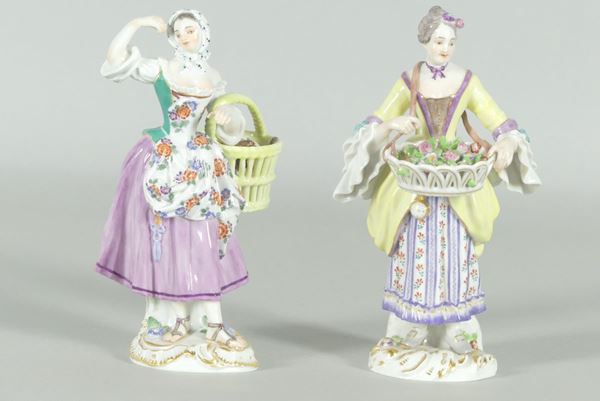 Due piccole sculture &quot;Venditrice di fiori e venditrice di pesci&quot; in porcellana Meissen