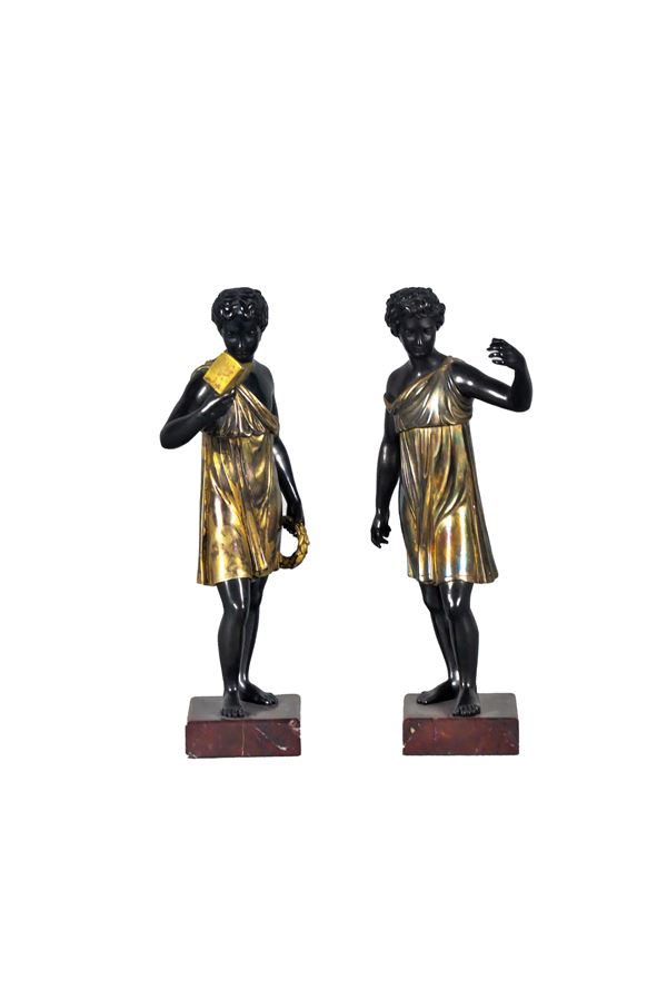 Coppia di Antiche Sculture Francesi &quot;Vestale e Poeta&quot; in bronzo patinato e dorato