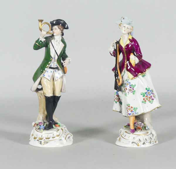 Pair of &quot;Hunter and huntress&quot; figurines in Capodimonte porcelain