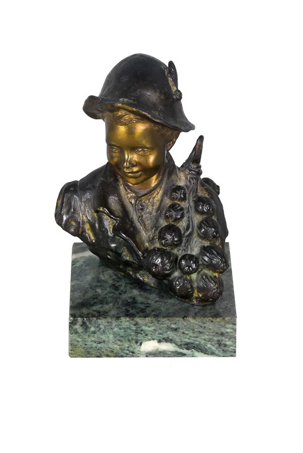 Giovanni De Martino - Small Neapolitan Bust in bronze &quot;Scugnizzo&quot;. Signed.