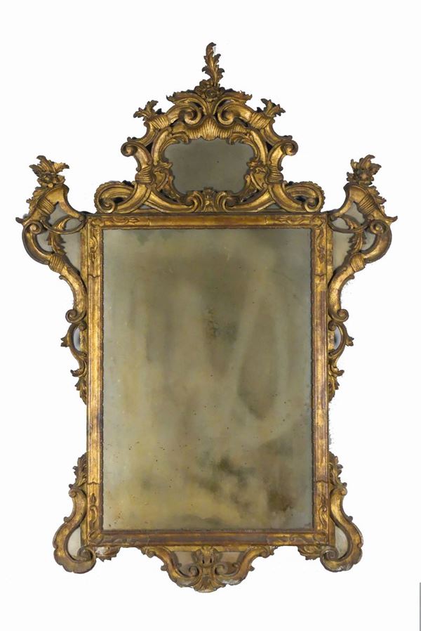 Specchiera Veneta in legno dorato di linea Luigi XV