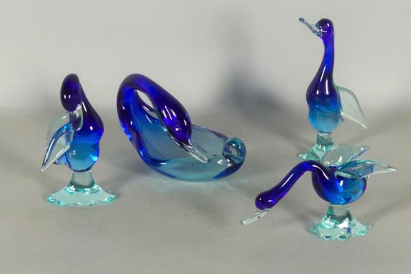 Quattro piccole sculture &quot;Papere&quot; in vetro blu di Murano