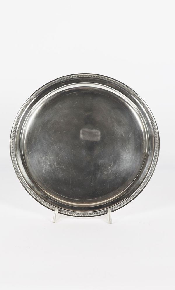 Round plate in silver. 540 grams