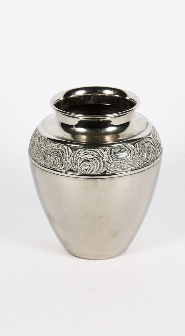 Small South American Vase in silver metal