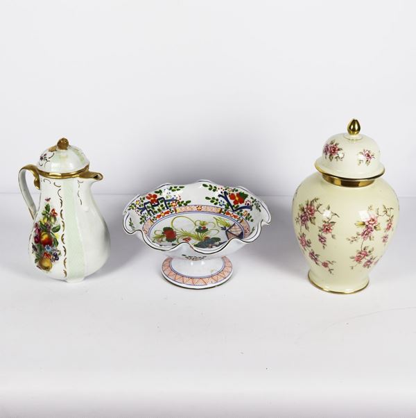 Lotto in porcellana e maiolica (3 pz)