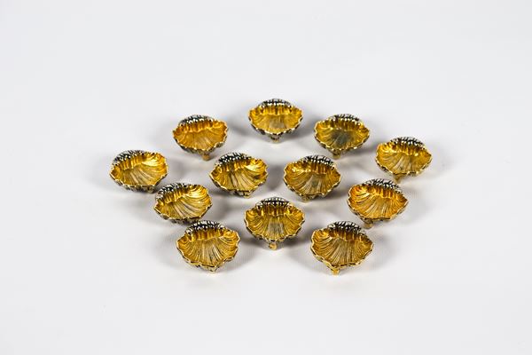 Lotto di Dodici Salierine in metallo argentato e dorato a forma di conchiglie