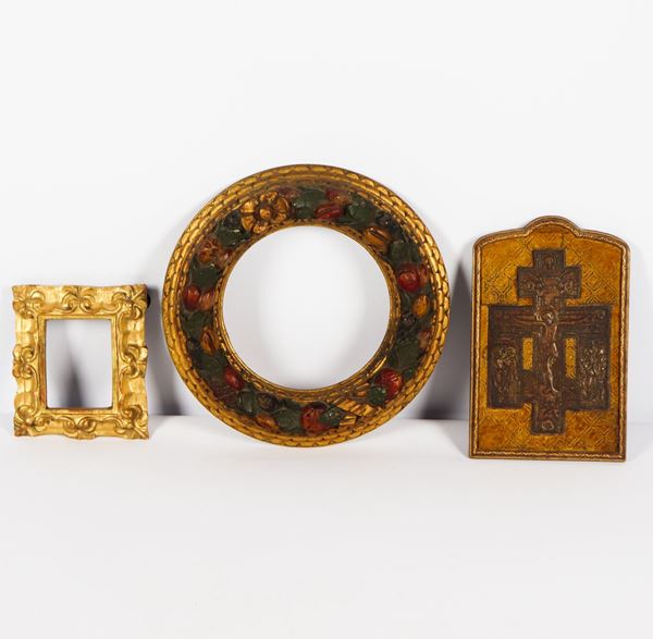Lot of a copper crucifixion and two small frames