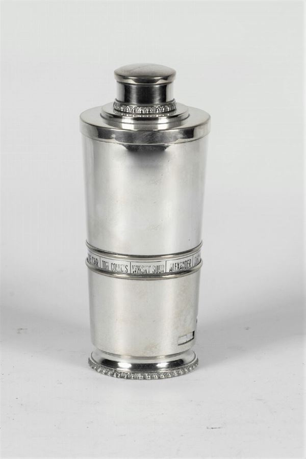 1950s shaker in silver metal